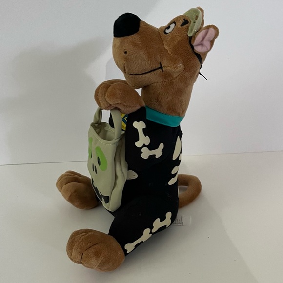 Hallmark Scooby-Doo Boo! Halloween Plush With Tags - Picture 4 of 9